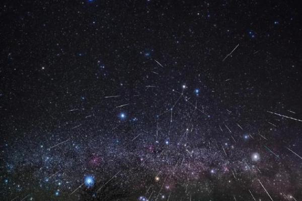 今年双子座流星在天空哪个方位出现过