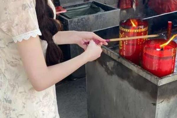 土地公灵签抽工作