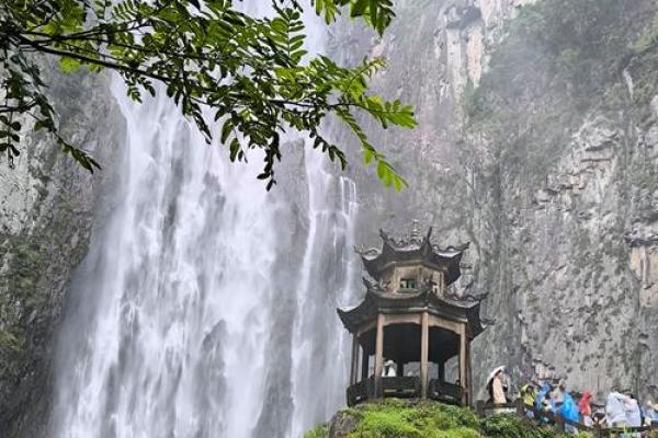 门口有瀑布风水