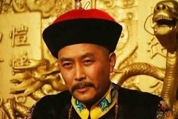 大臣生病，雍正要来大臣的八字，看后说：你八字甚好，必能痊愈