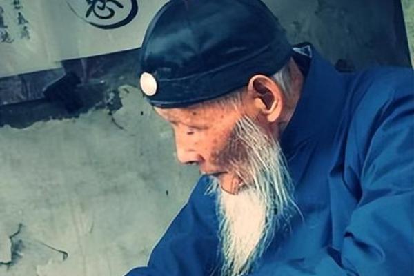 为什么算命先生不认识你，却知道你家有几口人儿？方法非常简单
